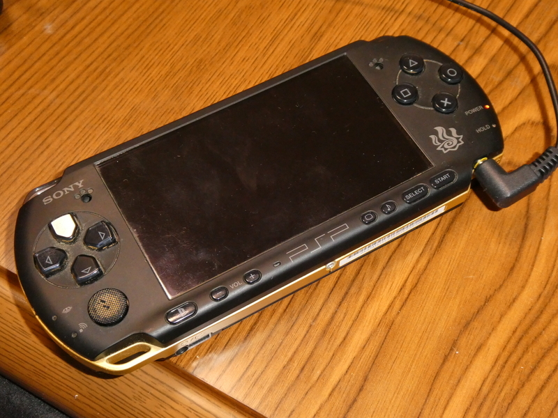 PSPを”今更”分解掃除したお話(ついでに修理なんかも) - Resolve Circuits