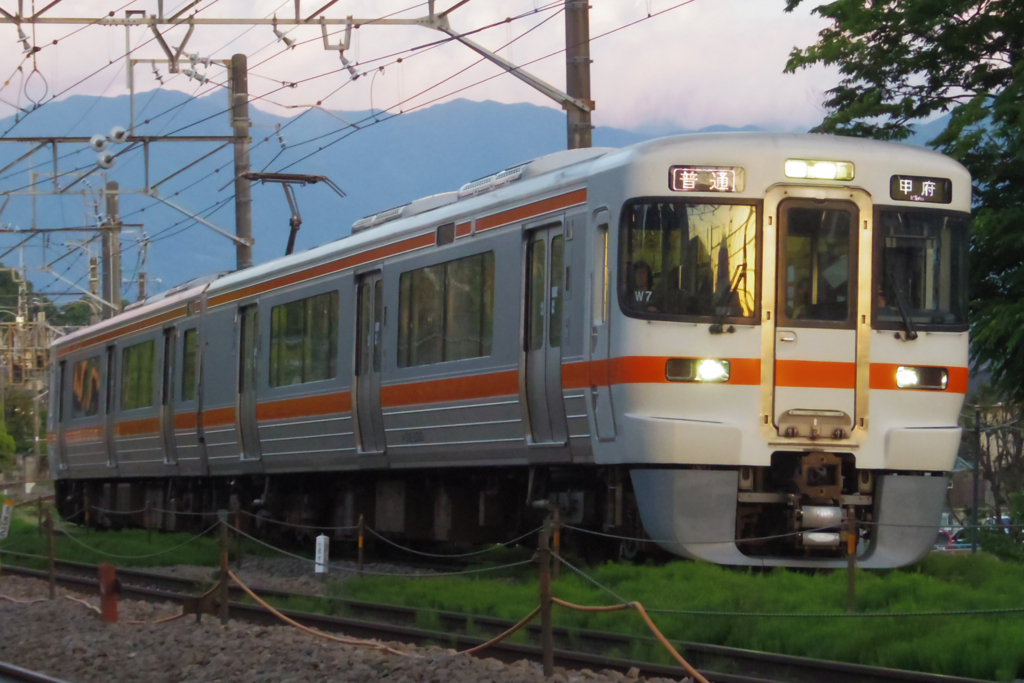 f:id:ComExp2133:20180510191656j:plain f:id:ComExp2133:20180510191656j:plain