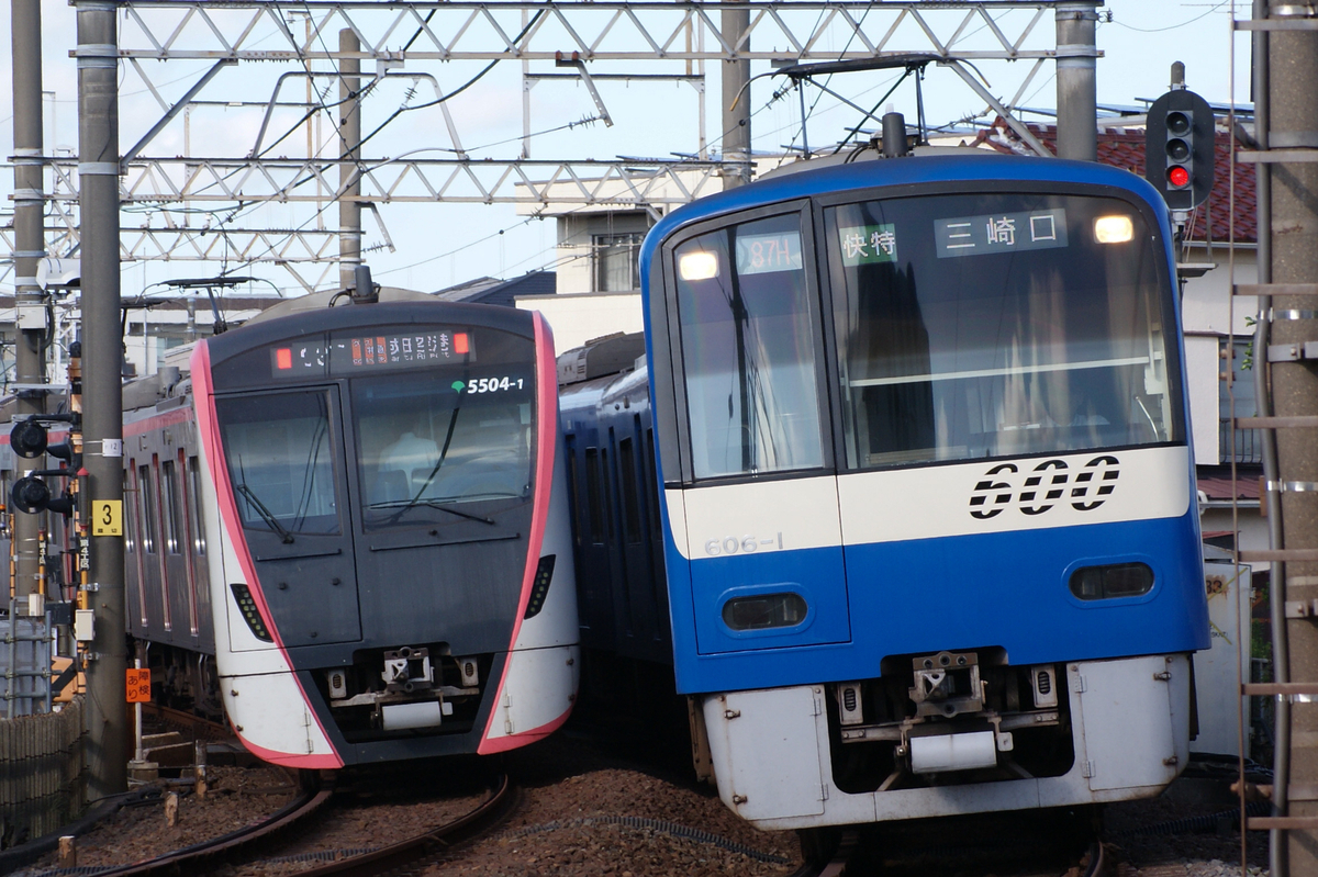 京成撮影記】立石カーブ最後の撮影か。京急車唯一の快速特急と