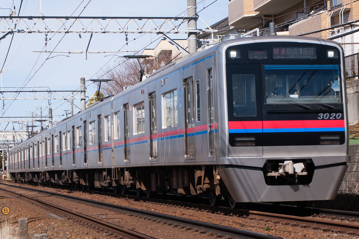 朝の京成撮影記。京急車快速と、懐かしいヘッドライトの3700形。最近の