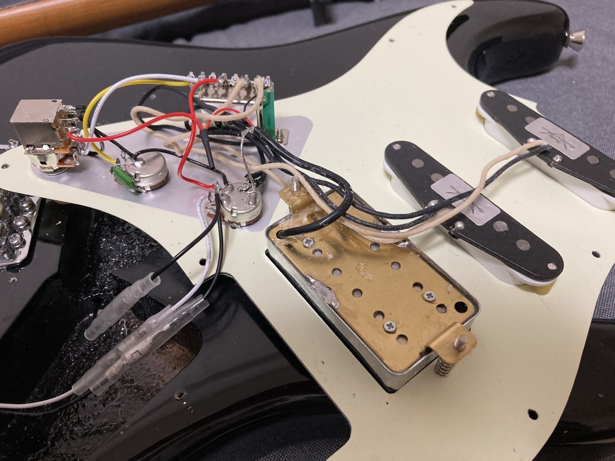 ギター改造計画メモその1：ローステッドメイプルネックの Bacchus BST