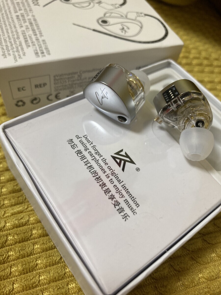 レビュー：4.3/5 『KZ Castor Harman Target (銀)』- 聞き疲れしない