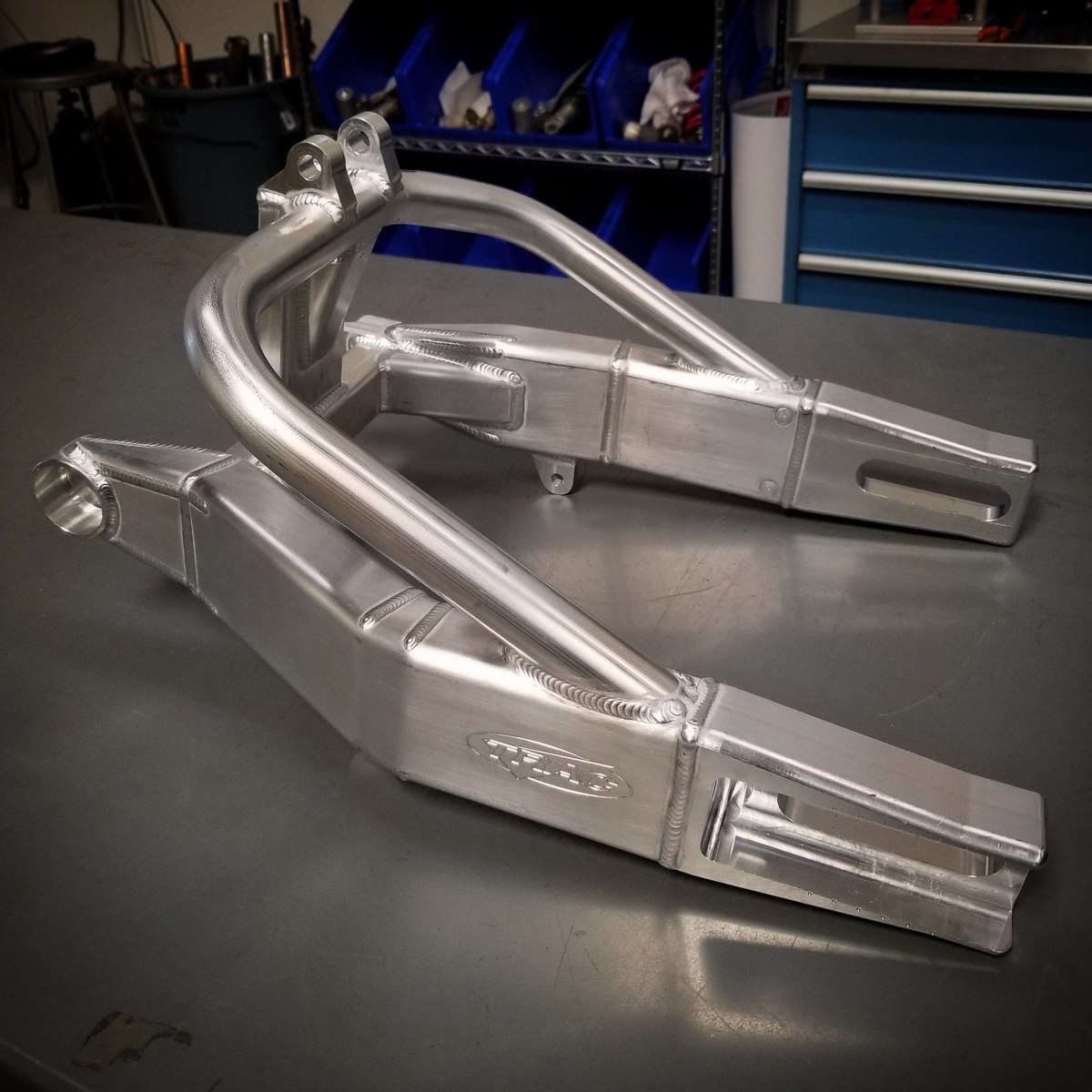 パーツ:Trac Dynamics「Harley 2018 Softail Swingarms」 - Cray Cray