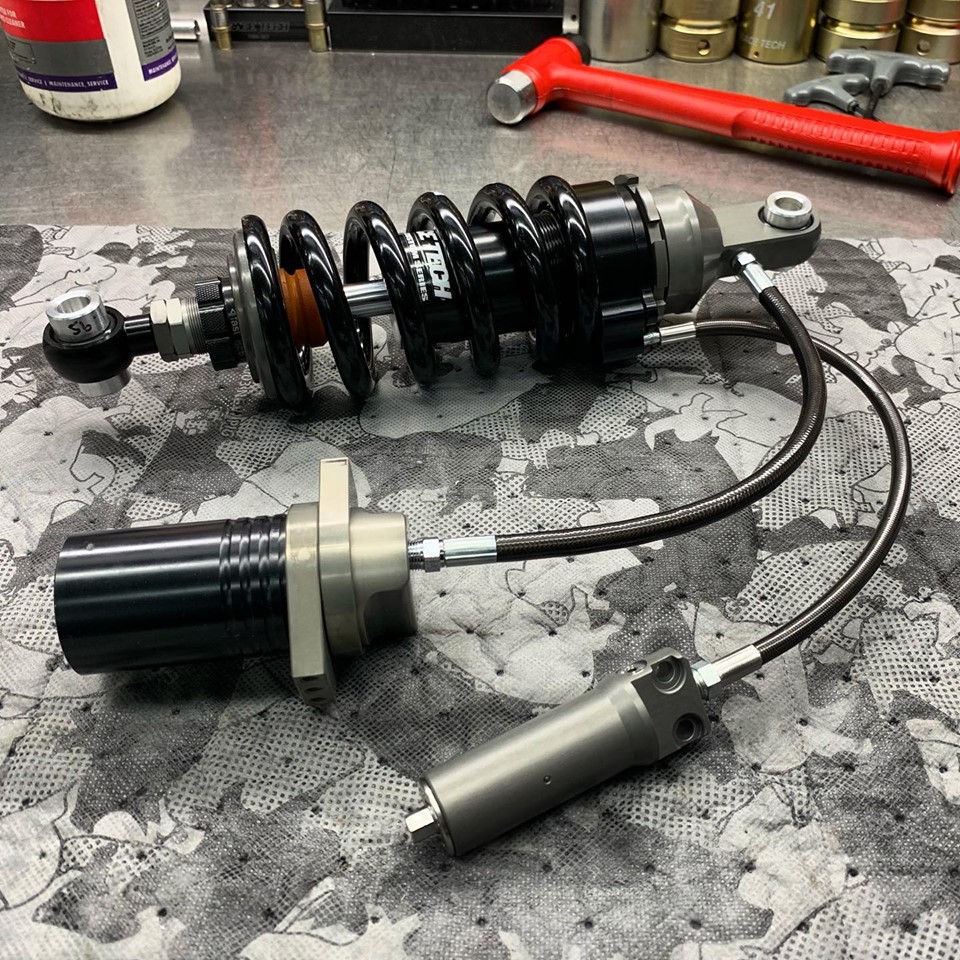 パーツ：Race Tech「2018/19 M8 Softail Mono Shock」 Cray Cray Post