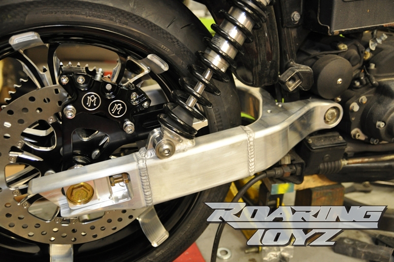 パーツ：Roaring Toyz「Harley Dyna Custom Aluminum Swingarm
