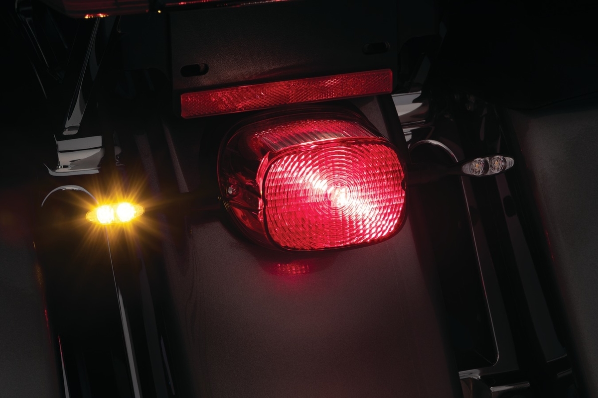パーツ：Kuryakyn「Kellermann Taillight Base Mount」 - Cray Cray Post