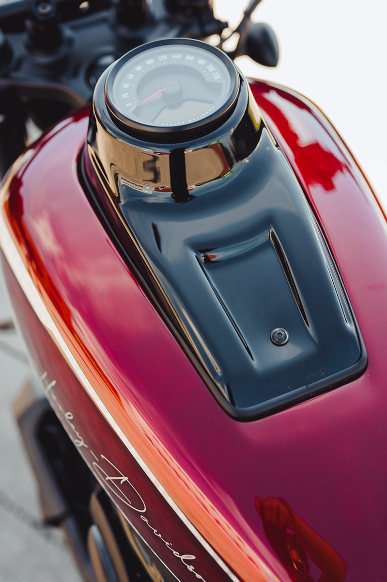 パーツ：Cult Werk「Harley Nightster Dash Cover incl. Odometer Offset」 Cray