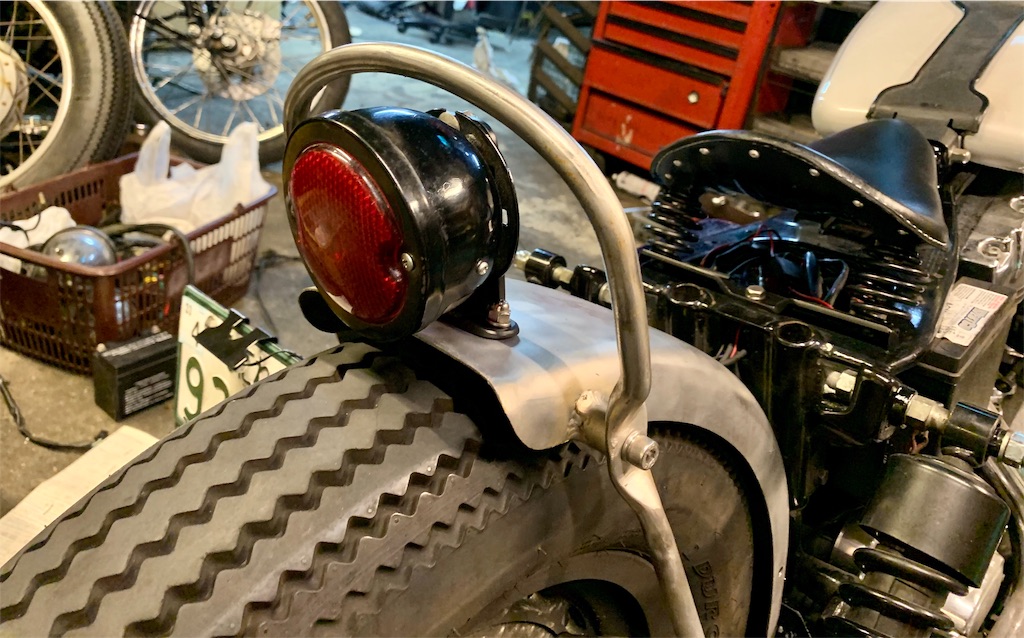 ハーレー ワイド フラットフェンダー テールランプ付き