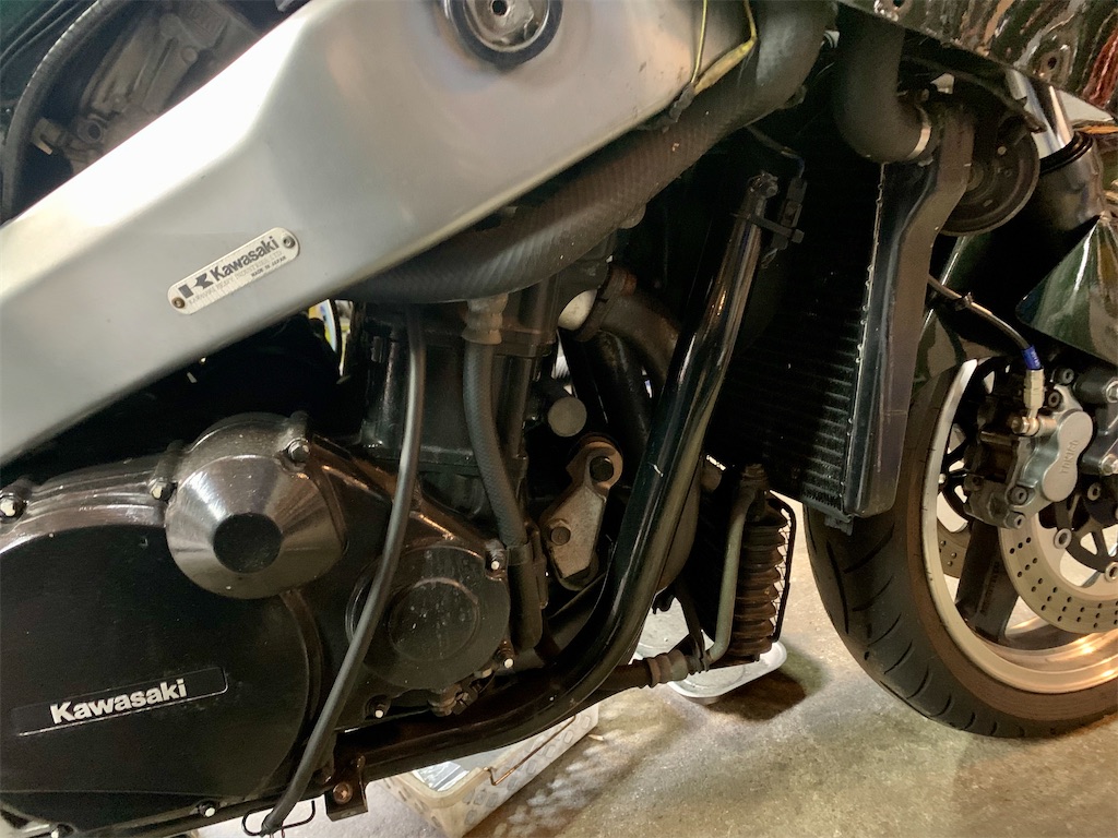 ZZR1100D ZX-11-2[33社外R-IZM エンジンガード]検ZZR1100C｝B