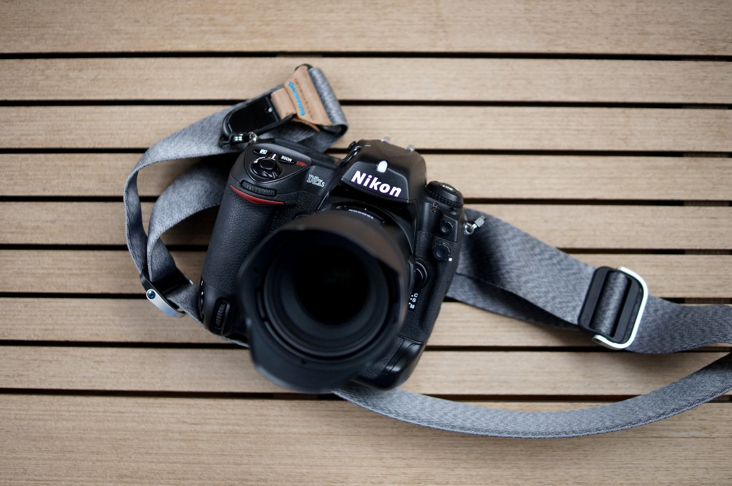 Nikon D2Xs デジタルカメラ Amazon.com : Nikon D2Xs Digital SLR Camera : Electronics