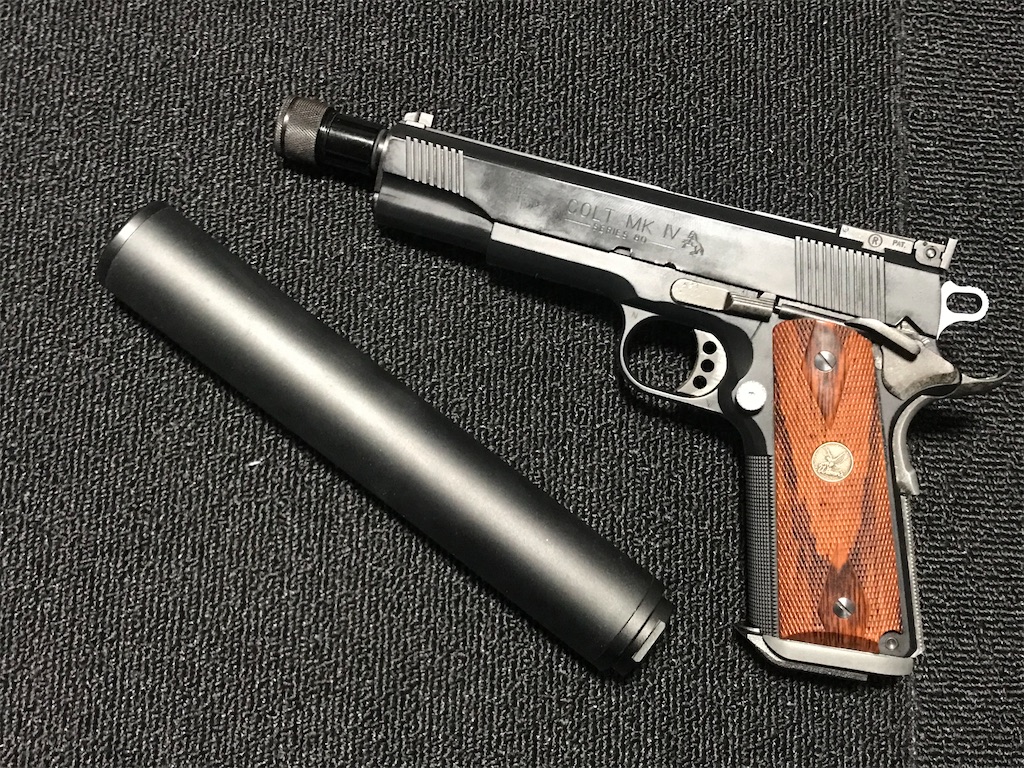 ルチアーノ風 銃の通販 by テントペンダント屋｜ラクマ