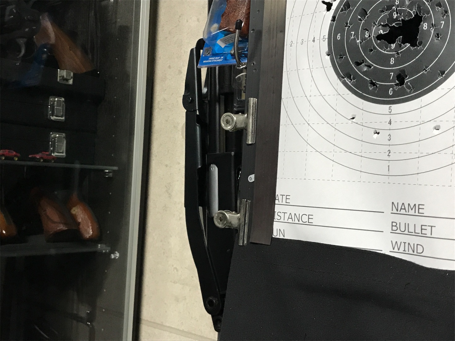 実弾穴あきTシャツとペーパーターゲット8枚 （お得な特別割引価格