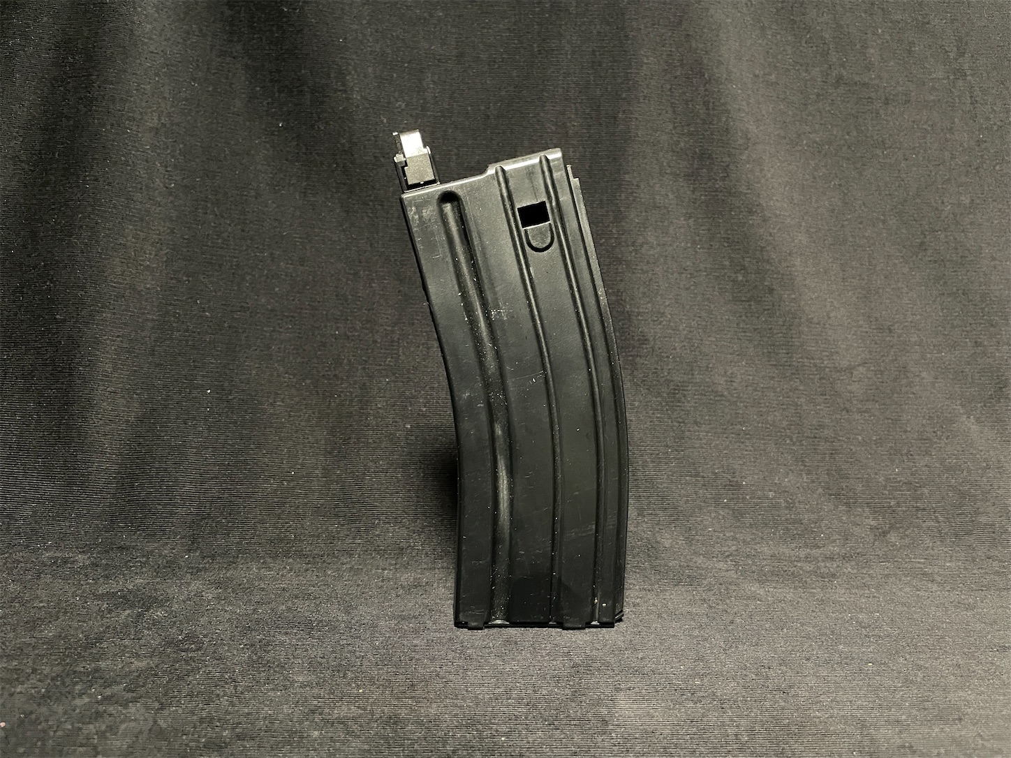 マガジンのクセがすごい・・・MMC M16A2の発砲準備を・・・するッ