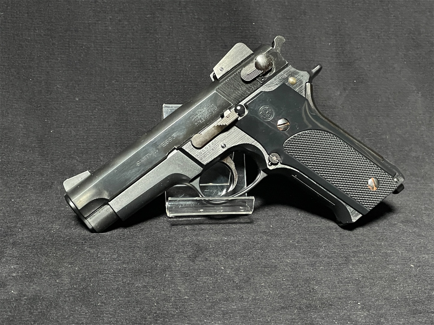 ドックみたいなS&Wのオートも欲しいゾ ②次は銃本体のクローズアップだ