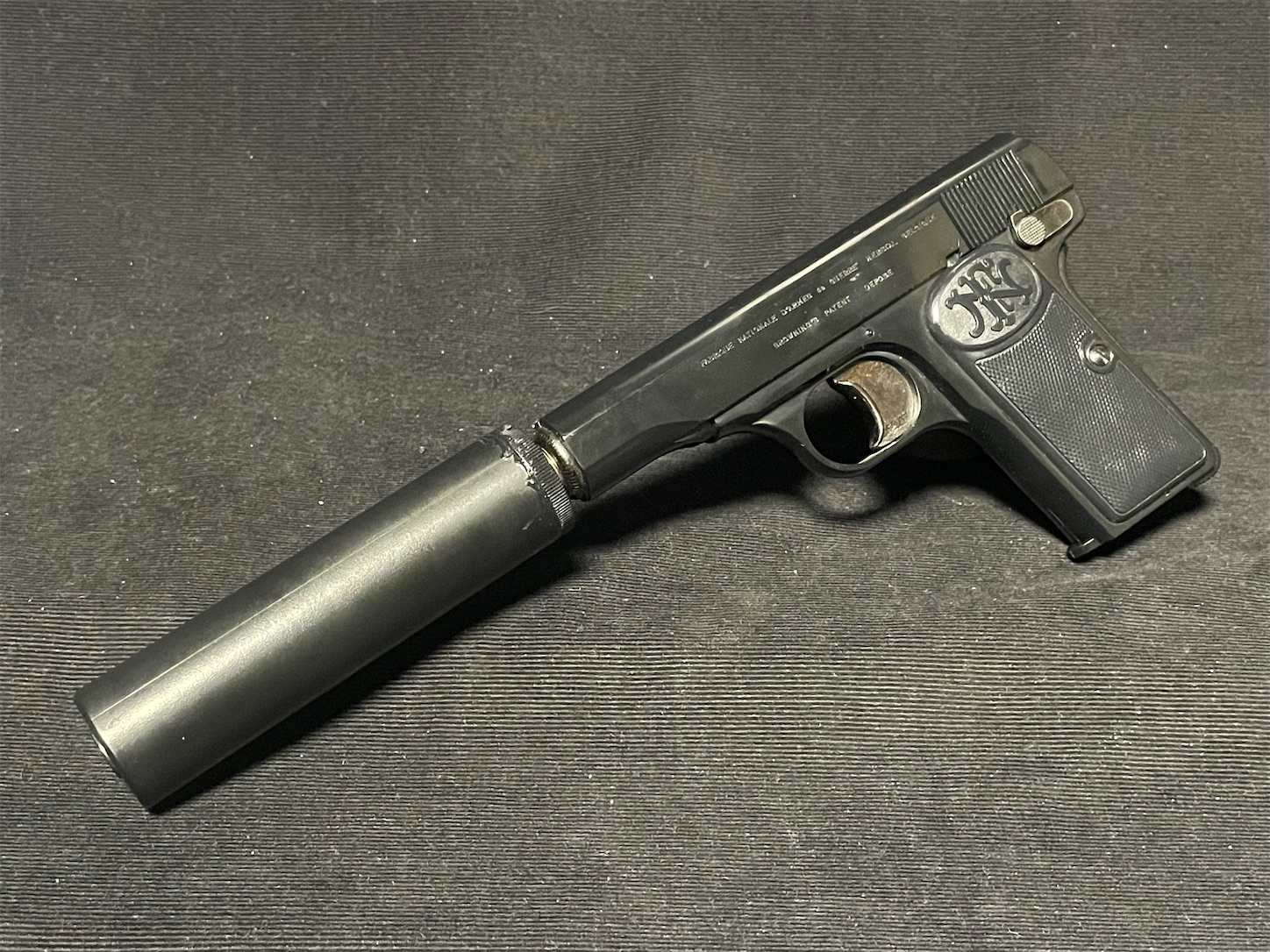 弾が出る『一兵のブローニング』が欲しいのだ」②マルシン 固定