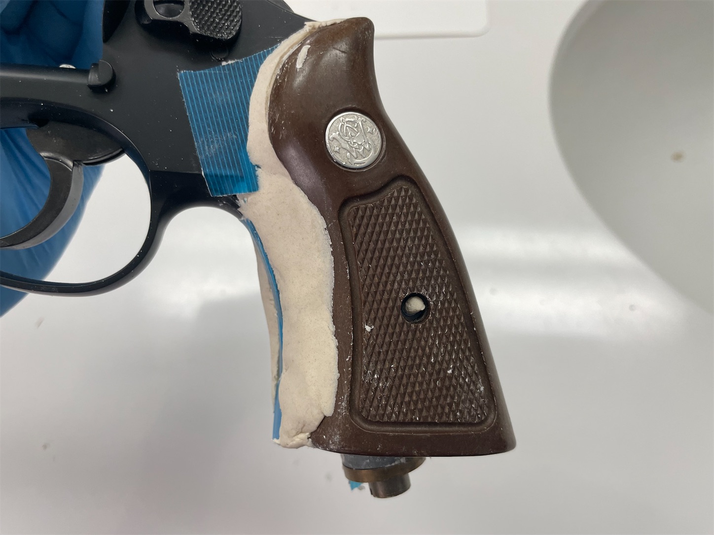 金属製リボルバー エンボス加工グリップ