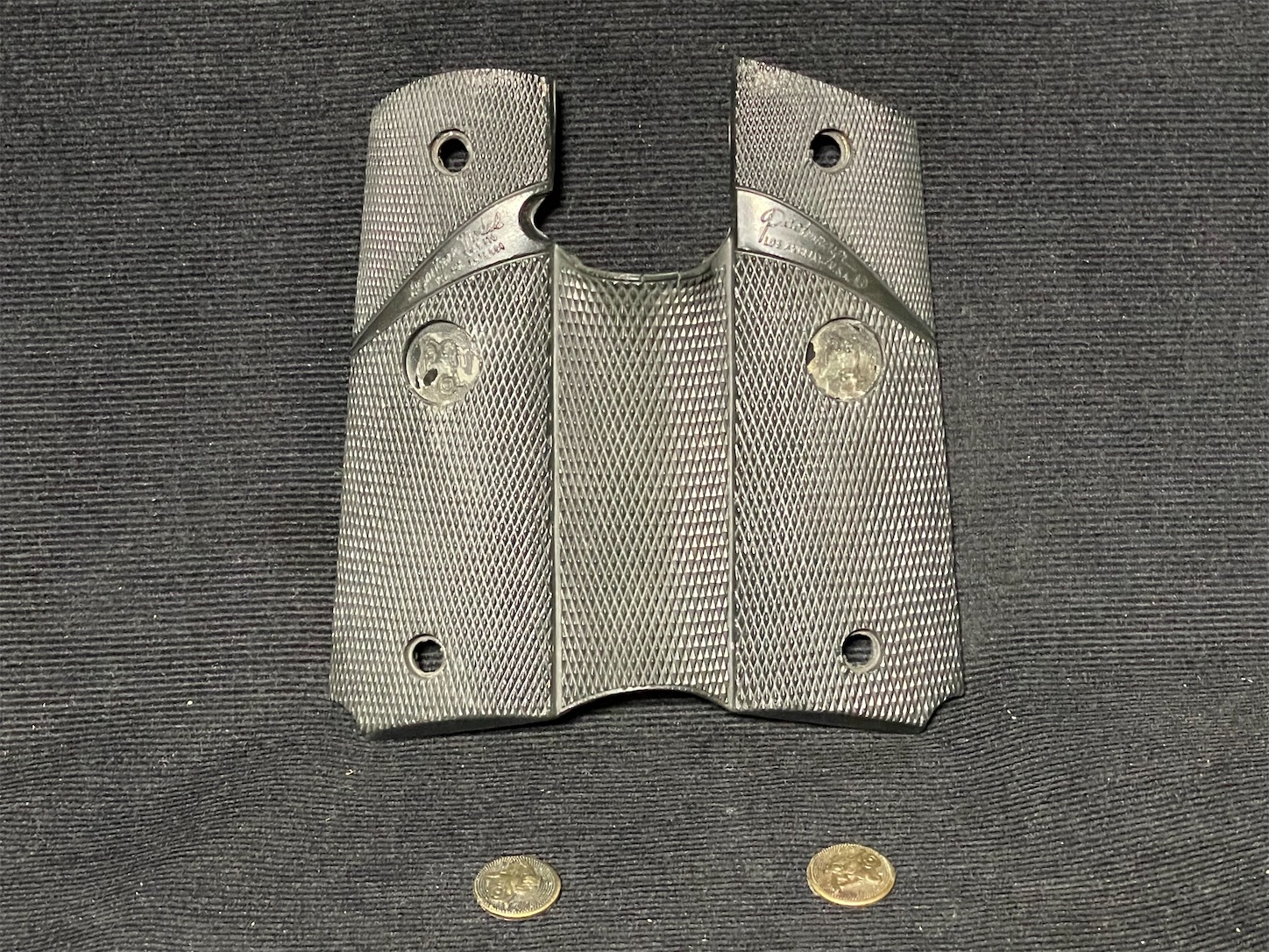 マガジン修理と併せてグリップも・・・直すッ！ - DT10mmAUTOの日記