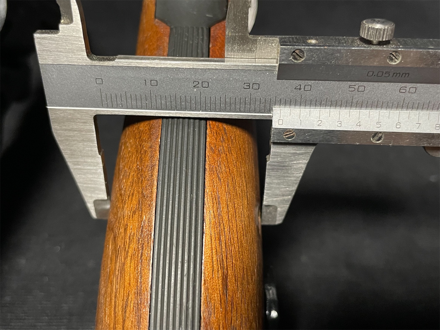 オキとハト 2人のパイソン グリップを・・・比べるッ！ - DT10mmAUTOの日記