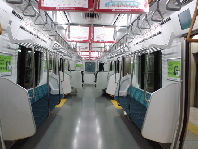 E331系 車内.JPG