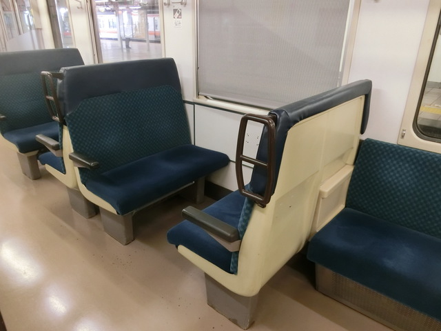 211系車内⑨ ナノ.JPG