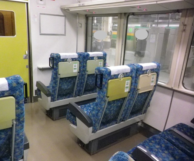 211系サロ⑩-1.JPG
