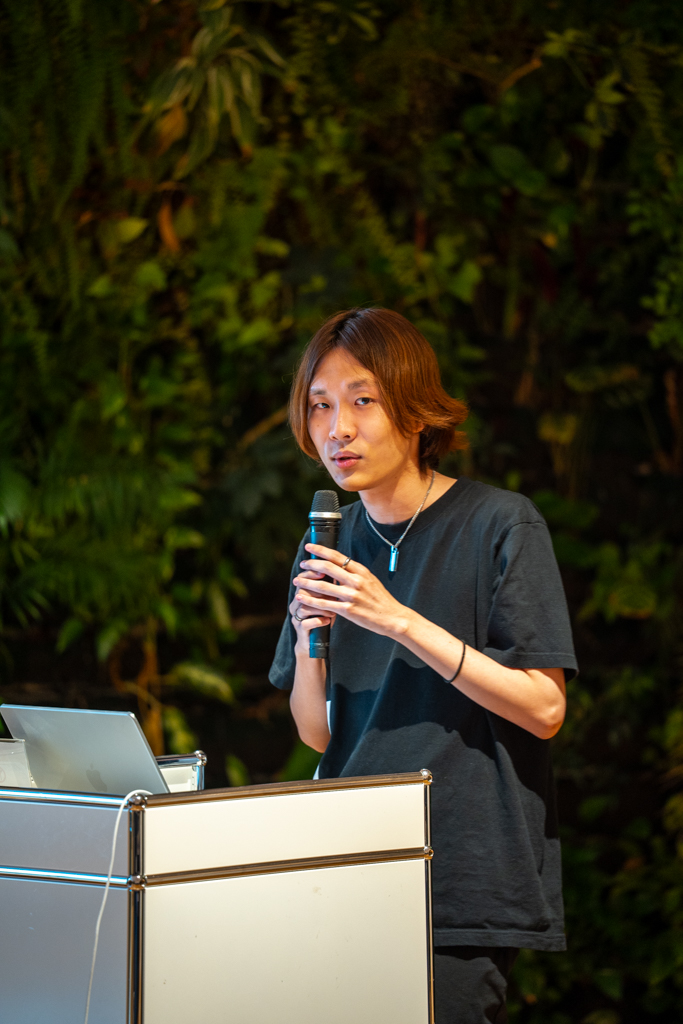 ageha734の登壇中の様子