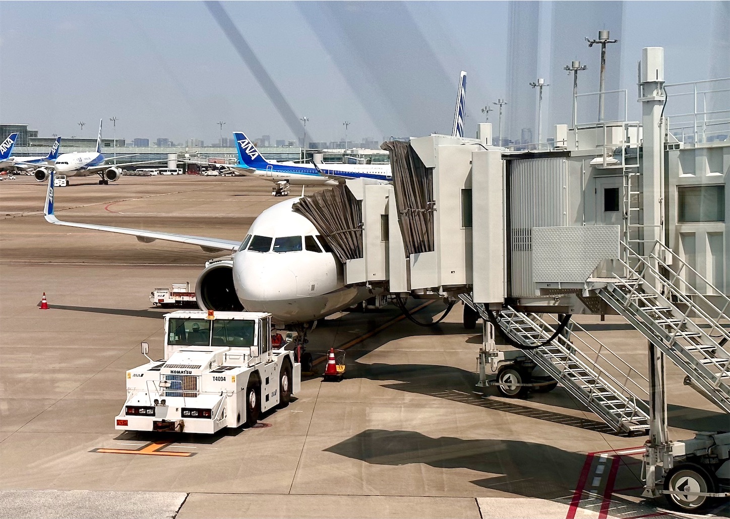 機窓が楽しいフライト ANA 羽田-小松 NH753 普通席 プチ搭乗記 - 航空三昧