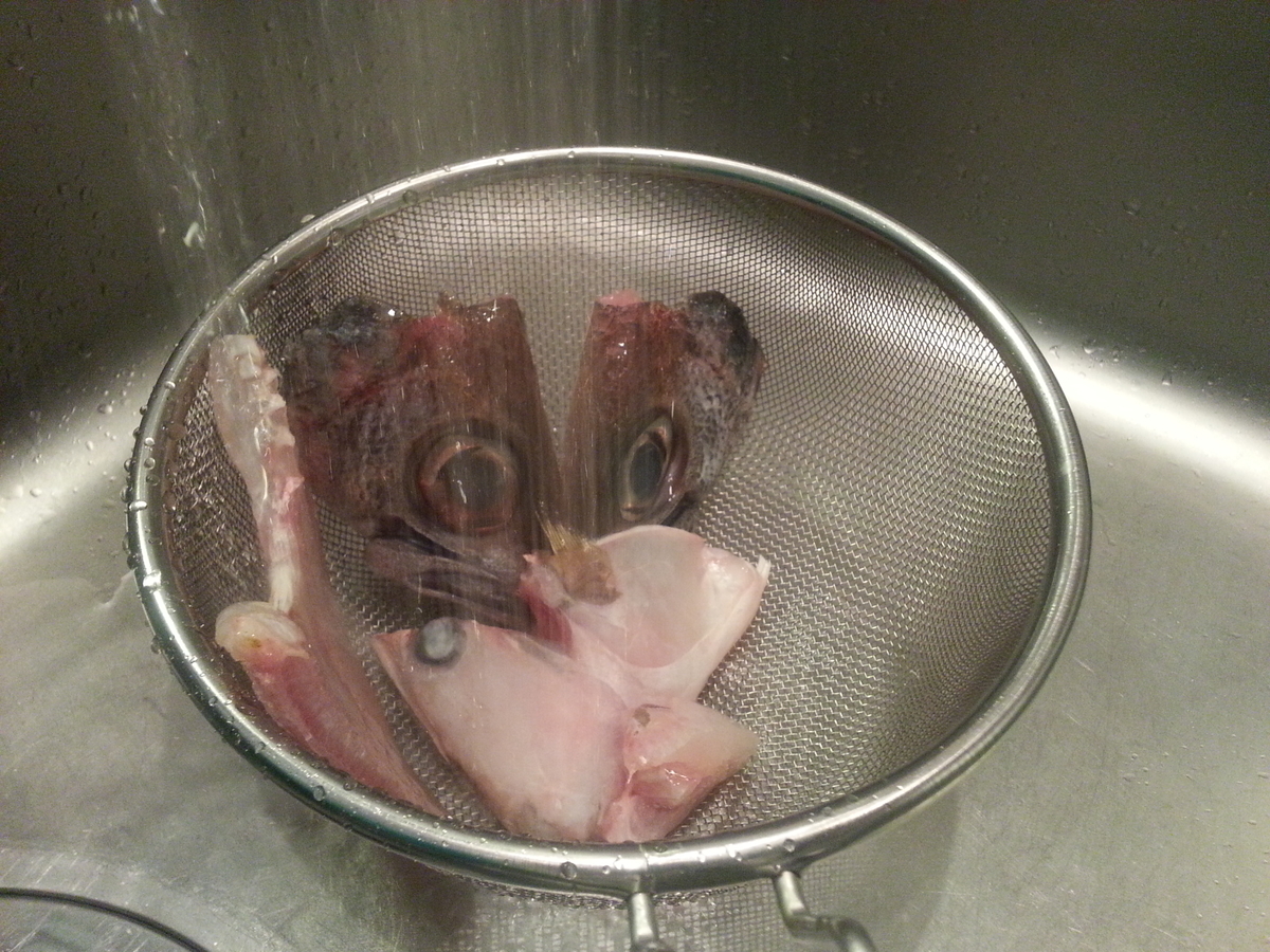 捨てないで 魚の頭 塩焼き からのぅ 出汁取り よちよちエクスプレス