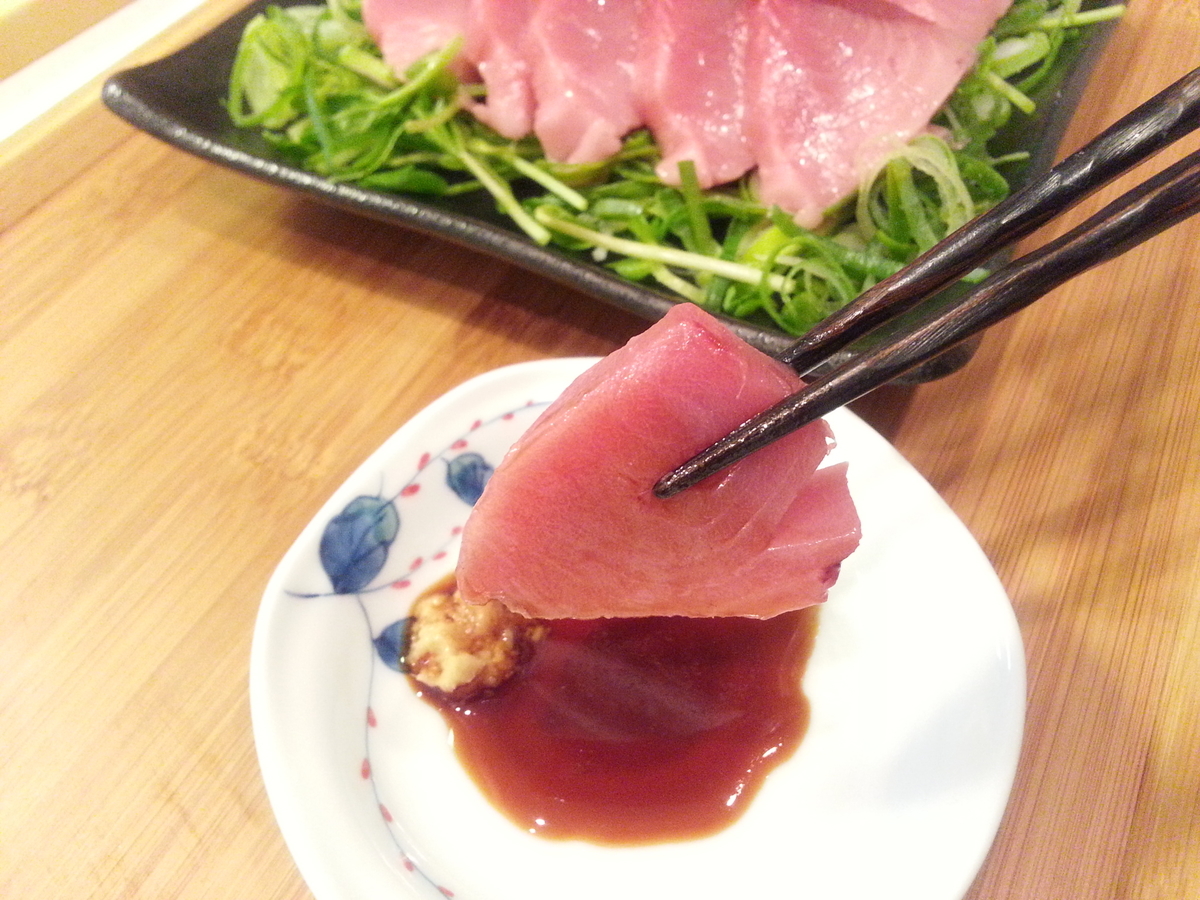 全身トロ スマガツオ ってどんな味 刺身で食べてみる よちよちエクスプレス 全身トロ スマガツオ ってどんな味 刺身で食べてみる よちよちエクスプレス