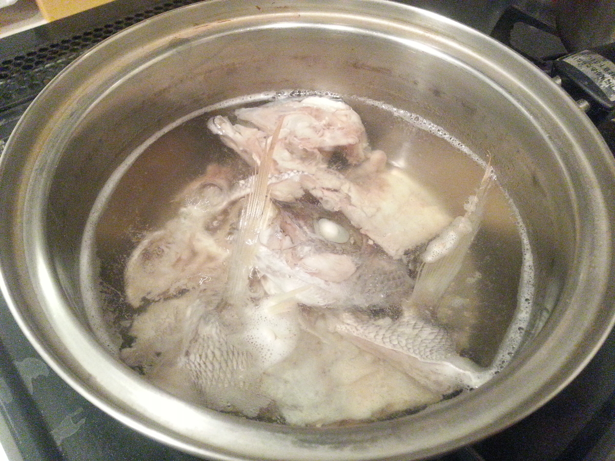 臭み取りは下処理が鍵 魚のアラで潮汁 作り方 すまし汁 吸い物 よちよちエクスプレス