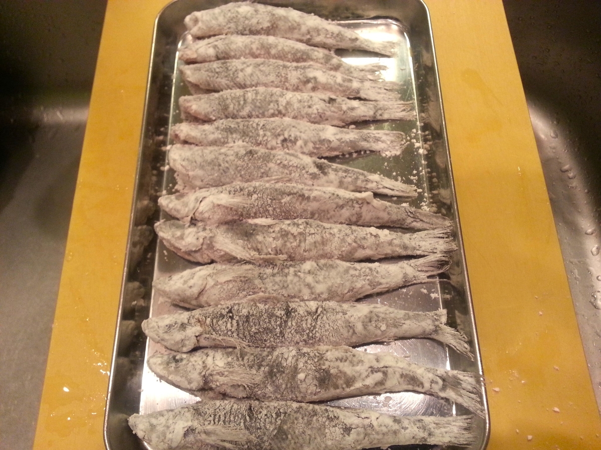 深海魚 メヒカリ唐揚げ 作り方 頭アリ ナシ美味しいのは 比較検証 よちよちエクスプレス 深海魚 メヒカリ唐揚げ 作り方 頭アリ ナシ美味しいのは 比較検証 よちよちエクスプレス