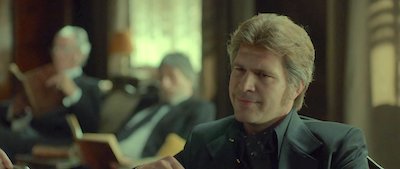 リザとキツネと恋する死者たち 不条理舞台劇をダークファンタジーに脚色 ロマンスに憧れる健気な女性を描く和風スパイスのコメディ 夢は洋画をかけ廻る