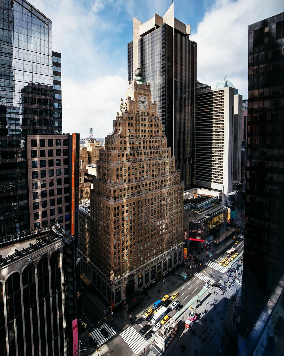 Paramount Building, Times Square NYC – 1927 Art Deco skyscraper