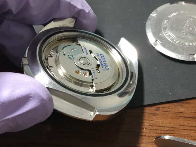 SEIKO 5 SPORTS 5126-6010（組立編；2枚の三番車） - 古時計にワニ革着せて