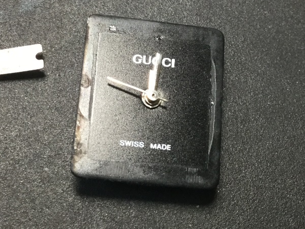 GUCCIとGUCCI風の時計 エプソン Y121E 電池交換 - 古時計にワニ GUCCIとGUCCI風の時計 エプソン Y121E 電池交換 - 古時計にワニ