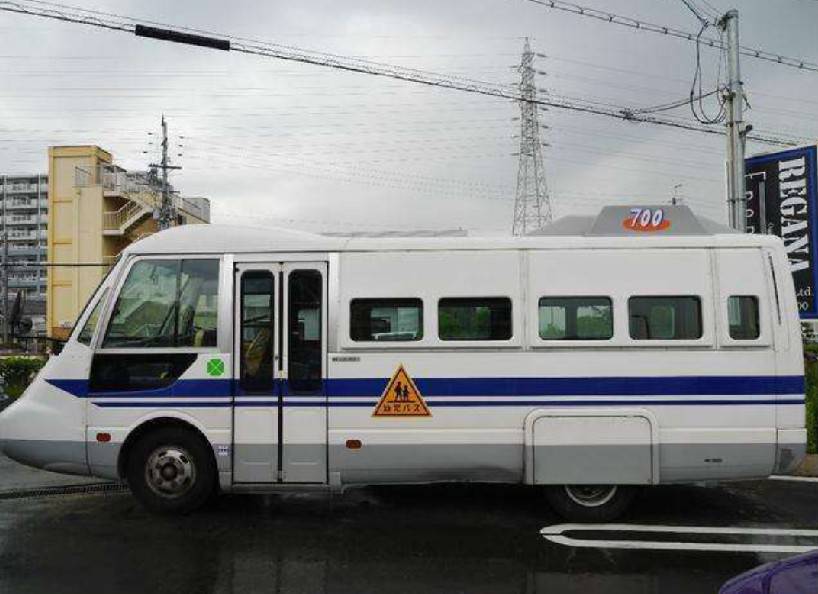 気になる中古車紹介シリーズ 第１２弾 新幹線型幼稚園バス タクドラ 大学生