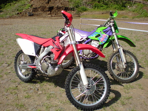 ＣＲＦ２５０Ｒ・ＫＬＸ２５０Ｒ