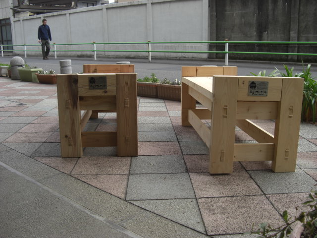 [ベンチ寄贈in清島幼稚園]