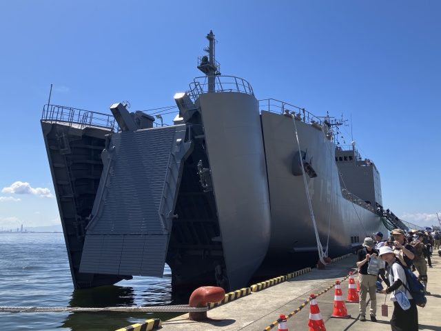 阪神基地隊 フリートフェスタ2025 ＜輸送艦「にほんばれ」一般公開