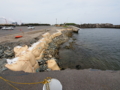 [風景]津波で大きくえぐられた八戸港の岸壁。