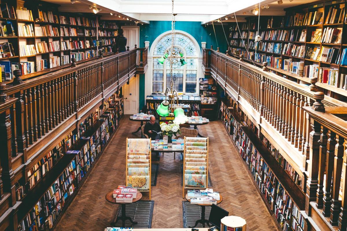 Foyles Daunt Books Round Table Books 落ち着いたら行きたい ロンドンの本屋さん巡り English Journal Online