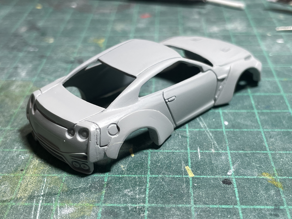 トミカ・改造】R35GTR リバティーウォーク仕様に改造 前編 - カー