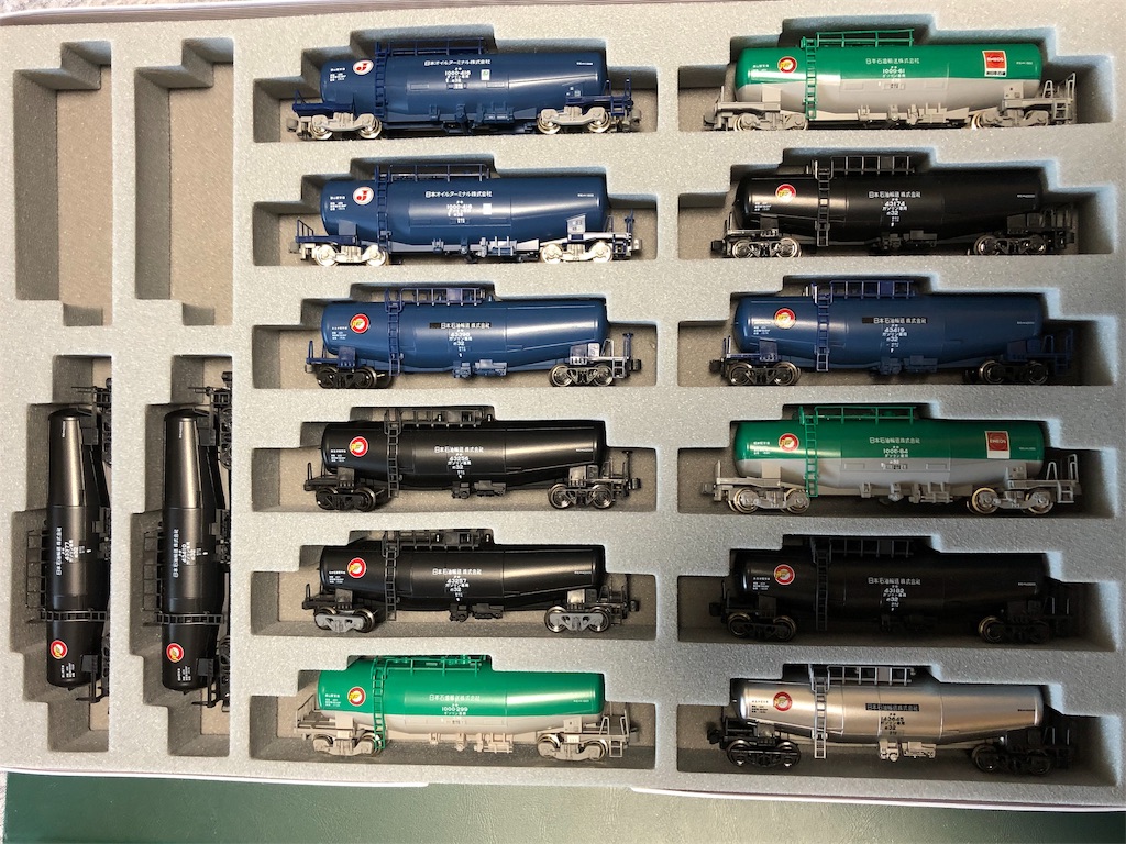KATO タキ43000(黒)の旧製品が入線です。 - 横浜急行の鉄道日記
