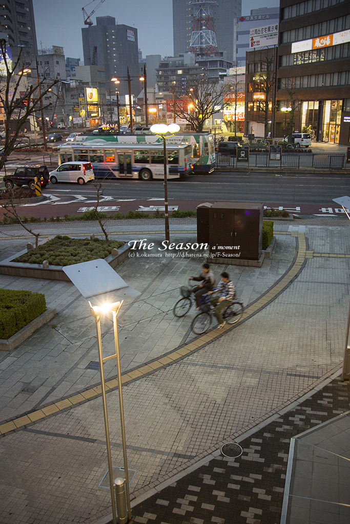 岡山市北区野田屋町の風景写真 - Sidewalk at dusk