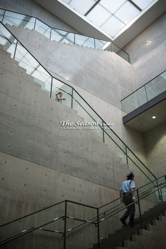 神戸市中央区脇浜海岸通の風景写真 - The person of stairs