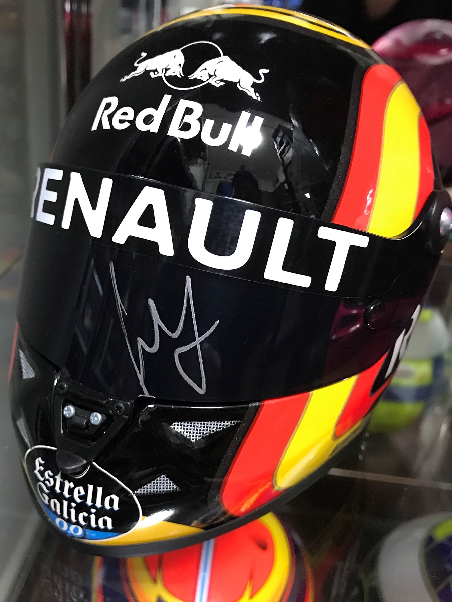 サイングッズ購入検討の参考に 直筆サイン サインツ編 - F1観戦