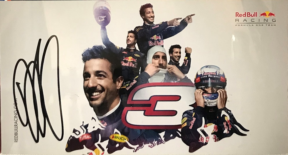 どちらも本物 サインが変化したリカルド - F1観戦記 海外GP現地