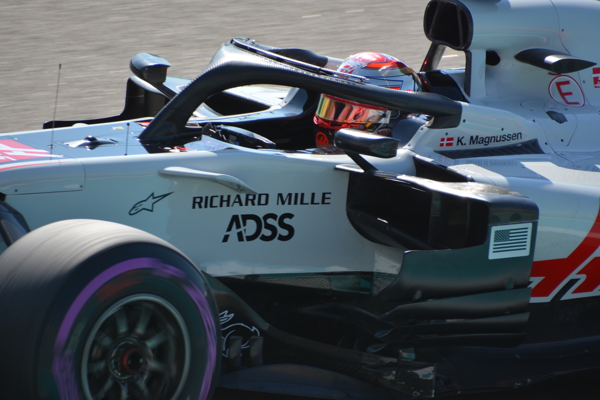 どちらも本物サイン マグヌッセン編 - F1観戦記 海外GP現地観戦に行こう！