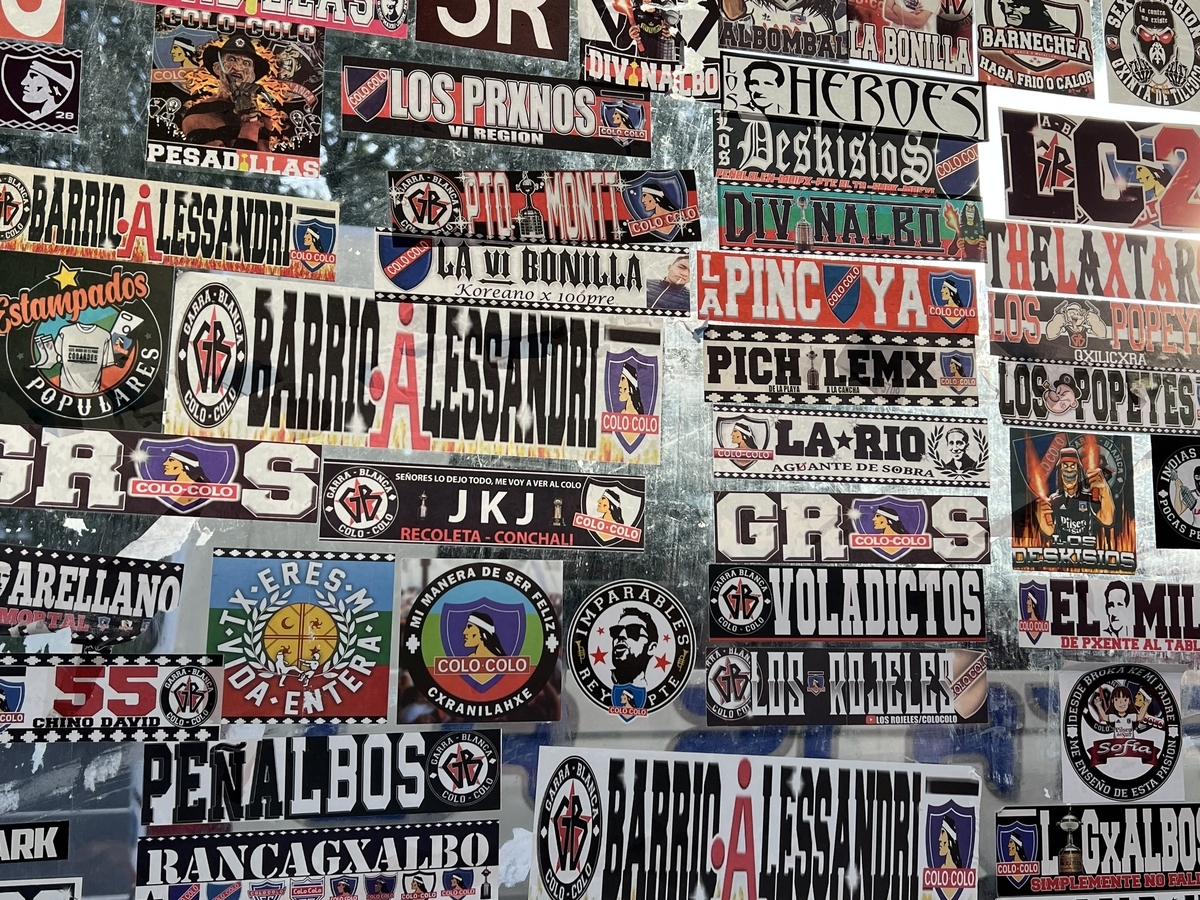 ステッカー文化】ボカよりヤバい！？ コロコロ サポーターのステッカー