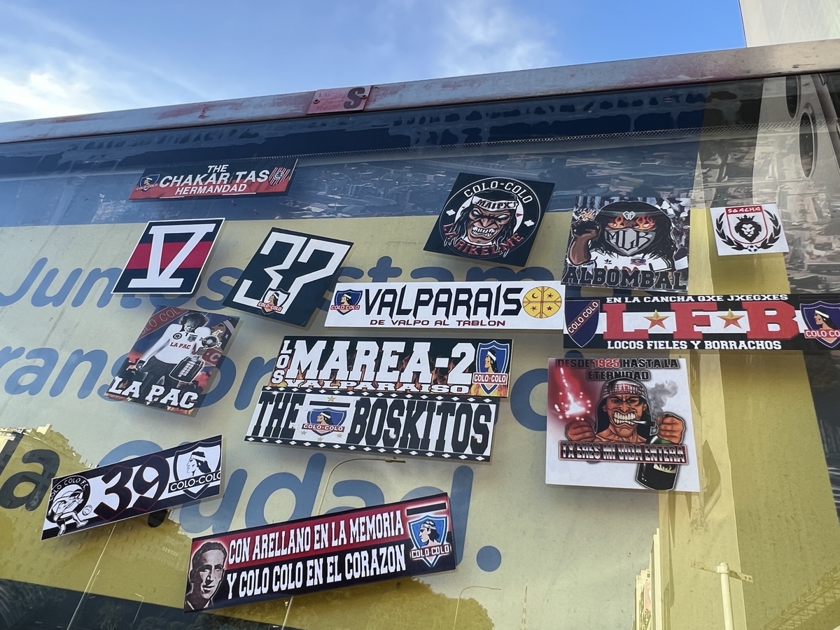 ステッカー文化】ボカよりヤバい！？ コロコロ サポーターのステッカー